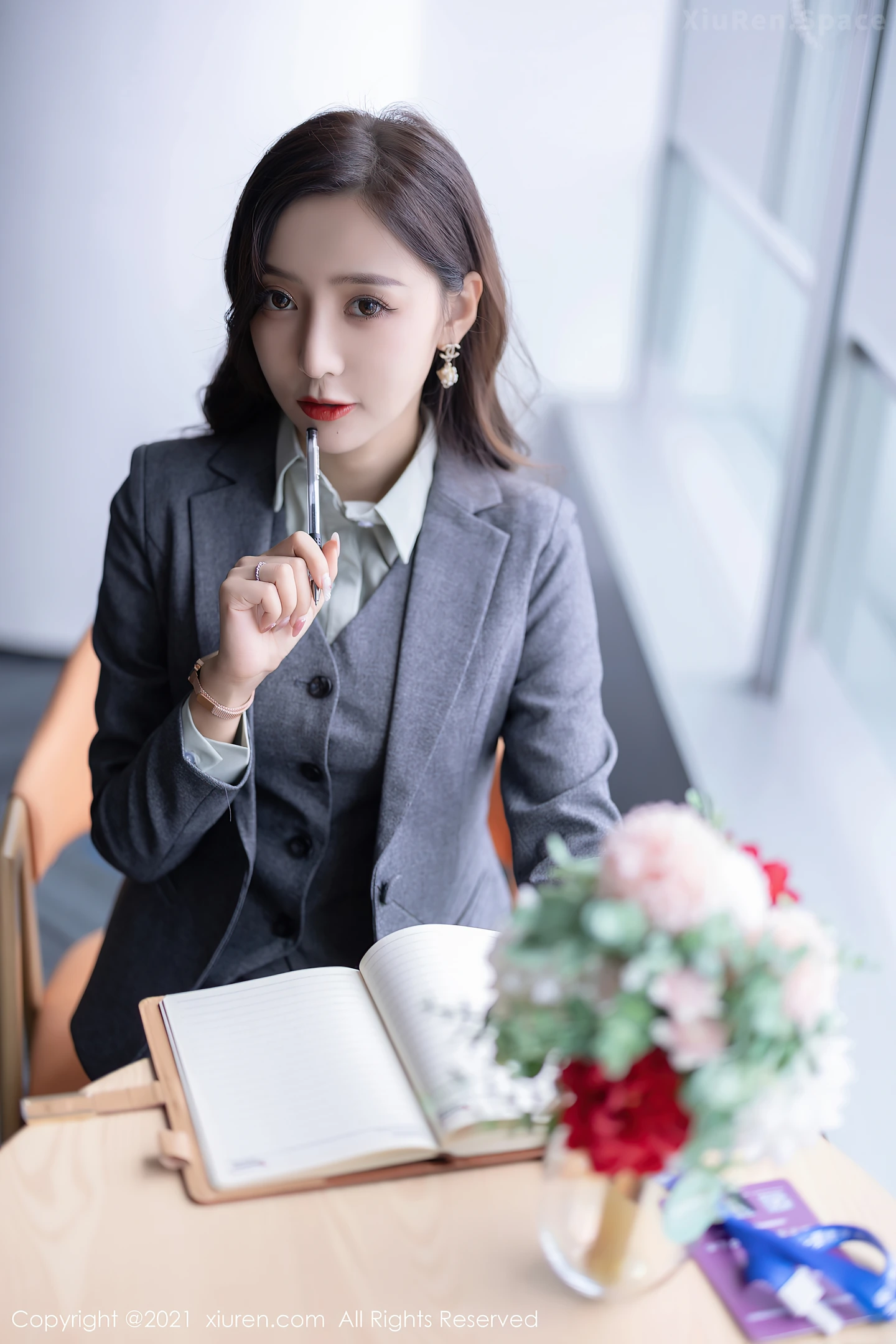 图片[5]-[XiuRen秀人网]VOL.4251 女神王馨瑶yanni私房半脱露性感内衣超薄黑丝裤袜完美诱惑写真80P-秀人网官方网站